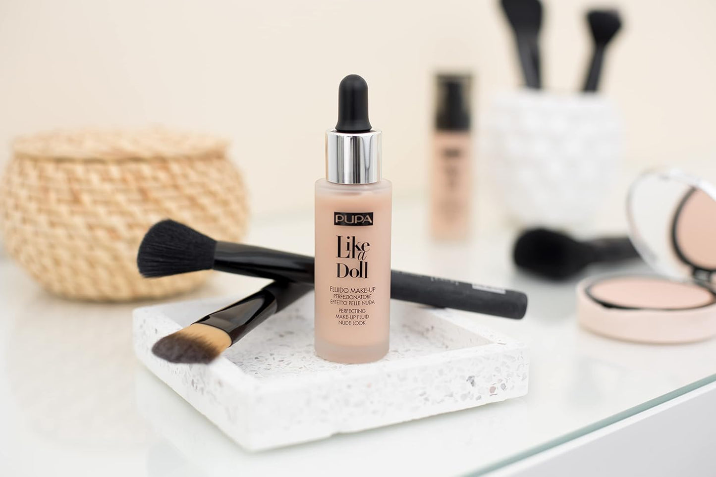 PUPA Milano Like A Doll Perfecting Make-Up Fluid Nude Look Foundation - Light Texture - Natural, Radiant Results - Nude Skin Effect - For All Skin Types - Blends Perfectly - Natural Beige - 1.01 Oz
