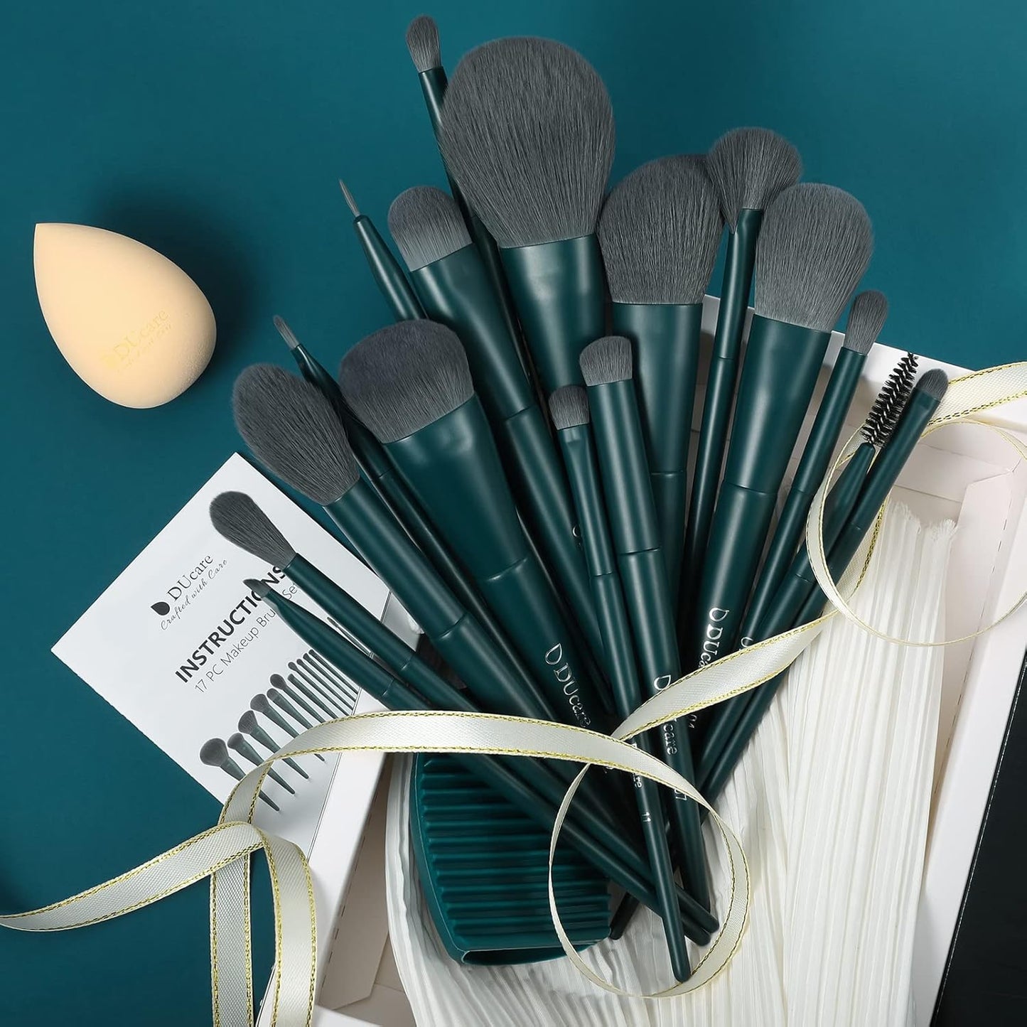 DUcare Makeup Brushes Set 17 Pcs with Brush Cleaning Mat and Makeup Sponge Professional Face Powder Eye Shadow Powder Liquid Cream Kit Gift Box